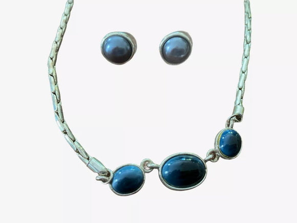 Liz Claiborne Silvertone Necklace And Earrings Blue/Gray Oval Beads Necklace 17” length