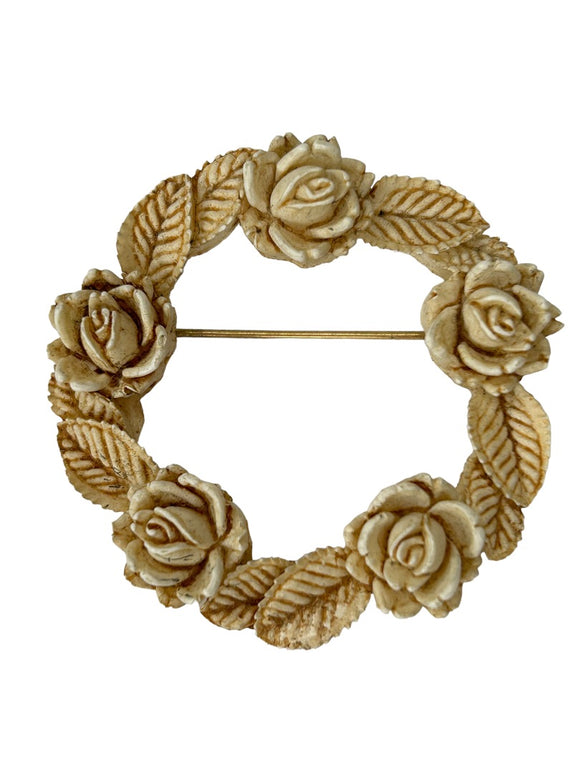 Brooch Pin Vintage 1960s Resin Rose Wreath Antiqued White 2
